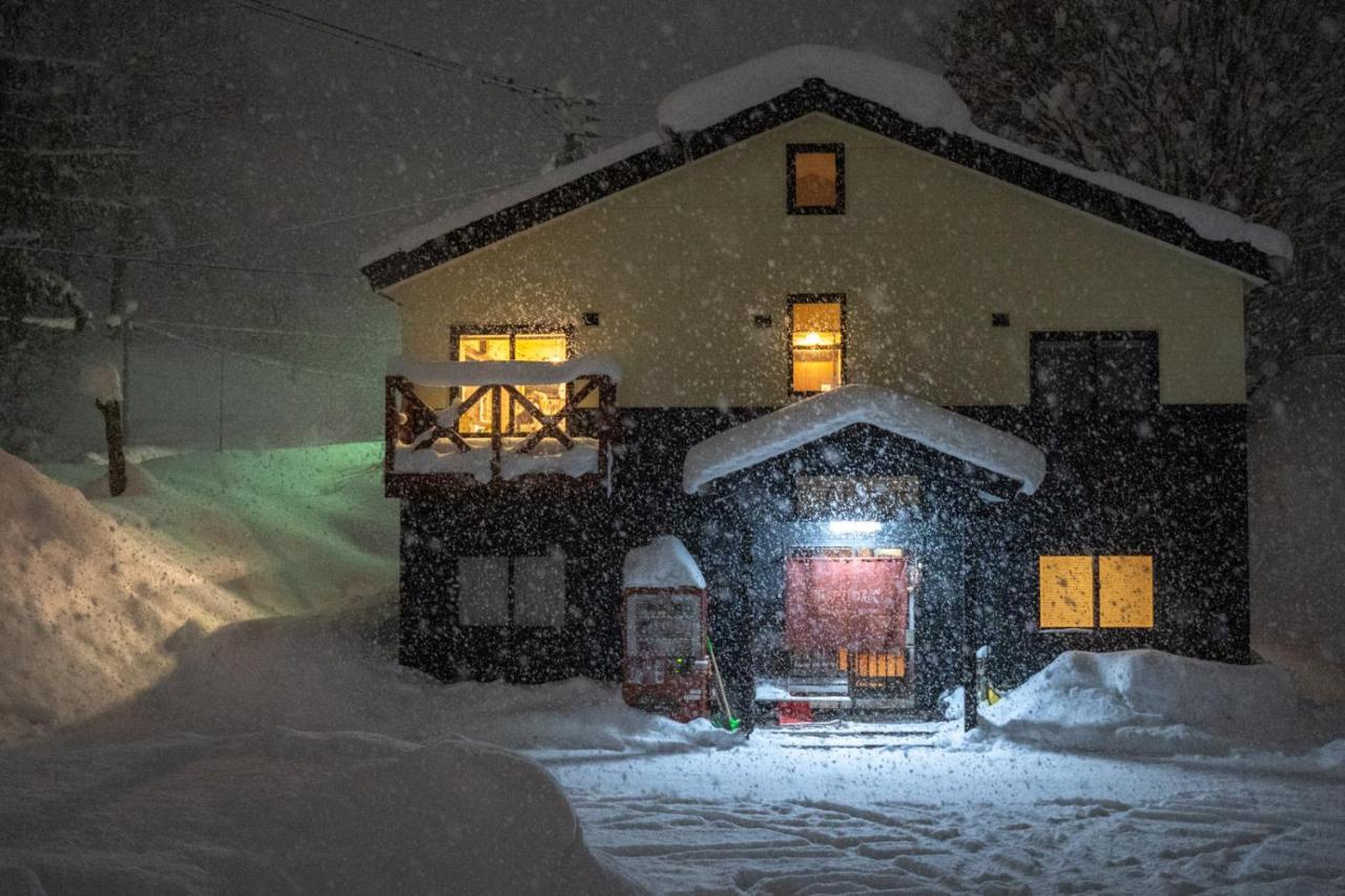 Niseko Tabi-Tsumugi Backpackers Hostel Kutchan Ngoại thất bức ảnh